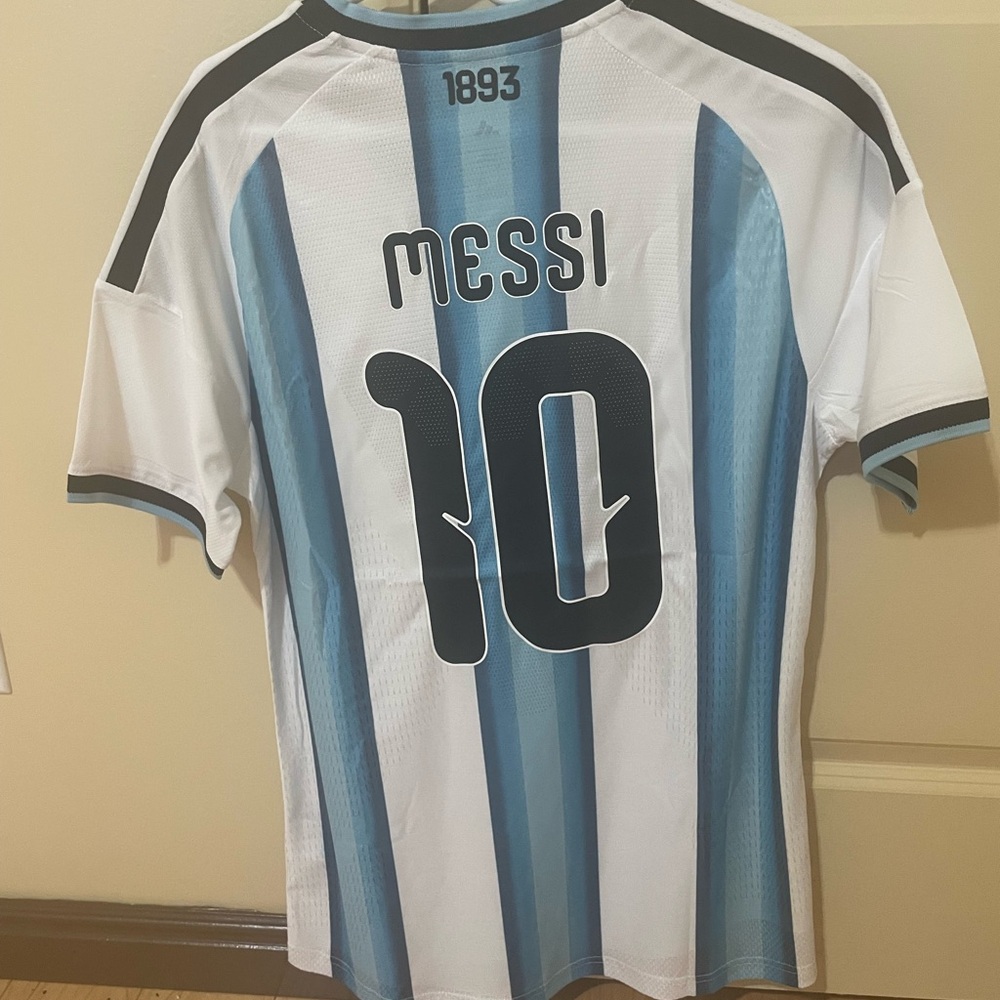 Messi 2026 Argentina White and Blue Striped Jersey Size L